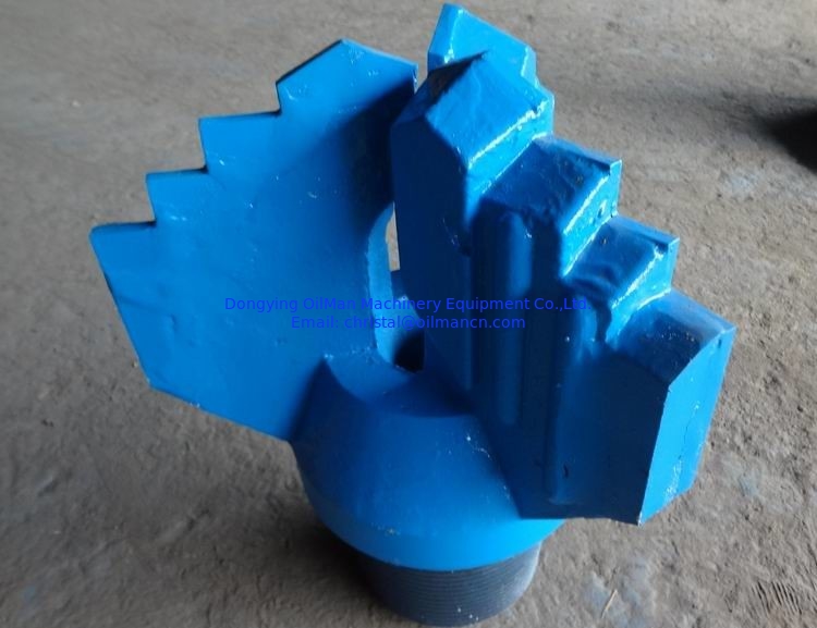 3 ailes PDC Drag Bits Puits de forage d'eau Bits de carbure de tungstène Insérer Drag Bit